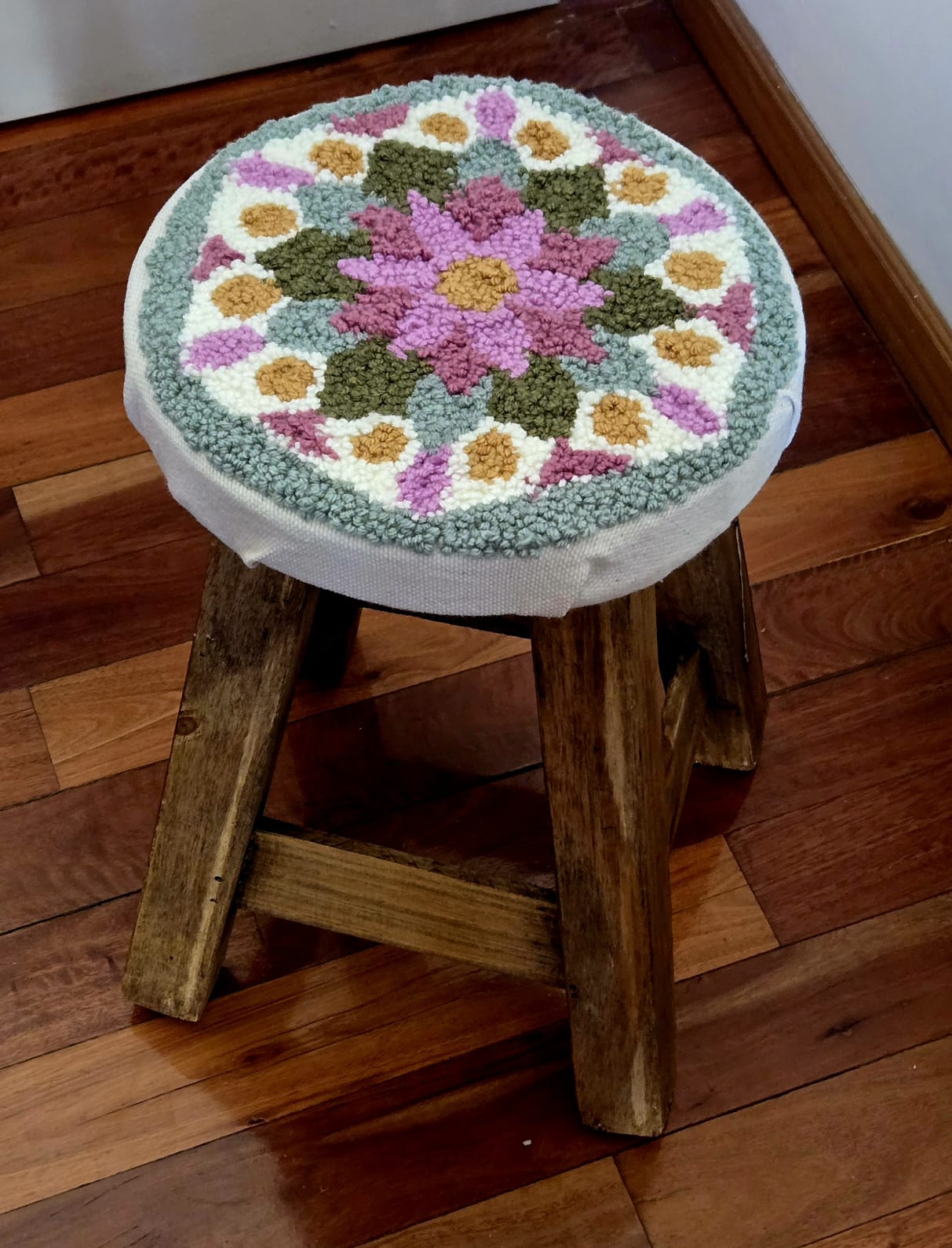 Banco Madera asiento Bordado - Imagen 2