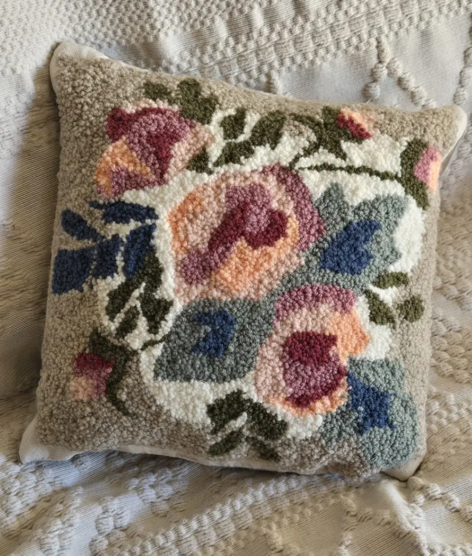 Almohadon Bordado Diseño Rosas